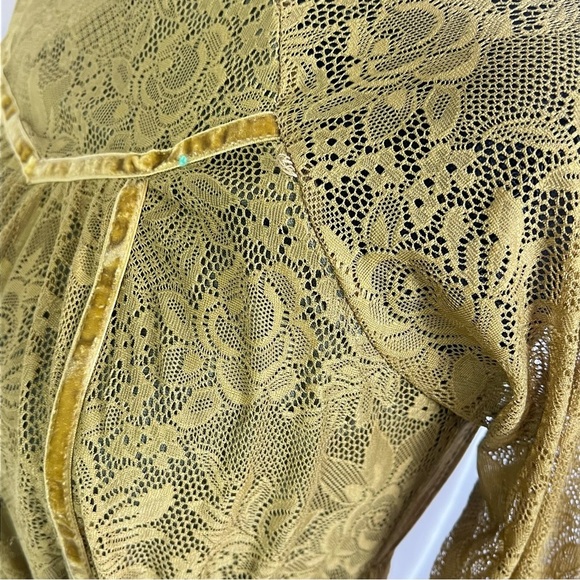 Mia Joy Mustard Lace Boho Mini Bell Sleeve Dress XS (See 📏) - Picture 5 of 14